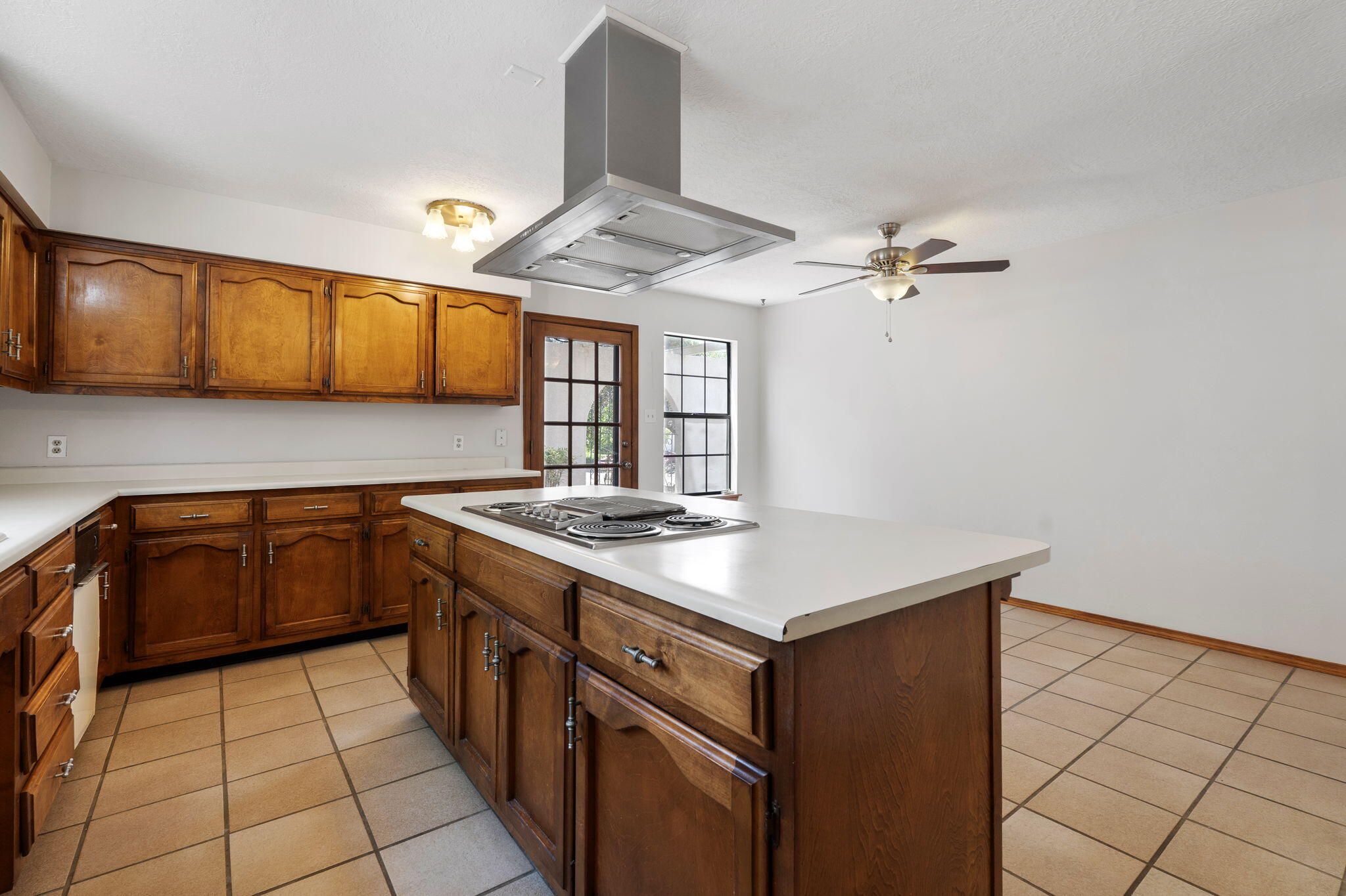 Photo 6 — 9909 Fostoria Road NE
