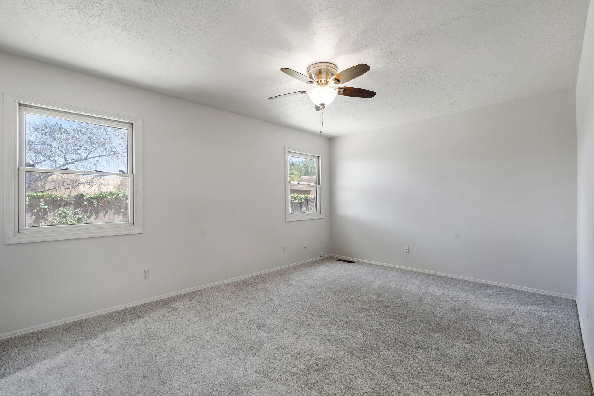 Photo 11 — 9909 Fostoria Road NE