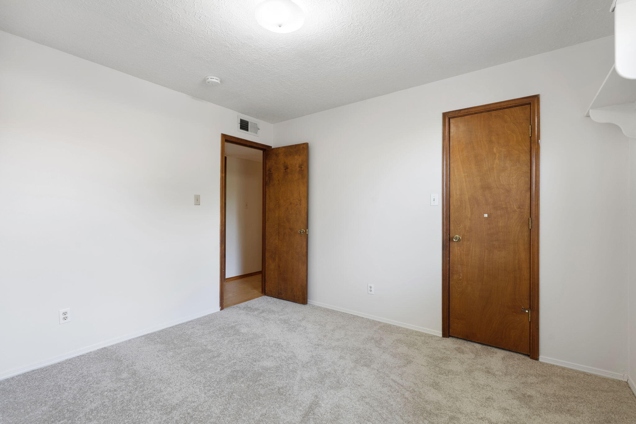 Photo 20 — 9909 Fostoria Road NE