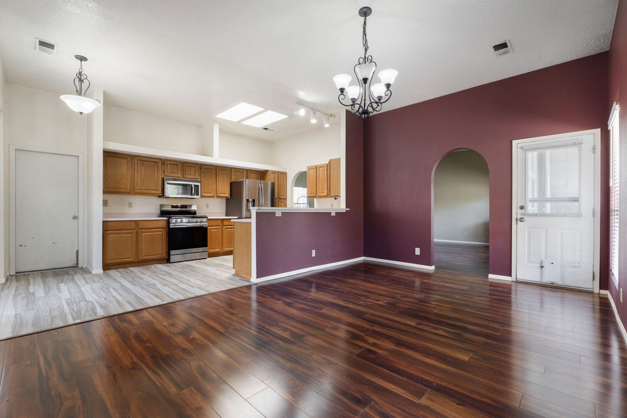Photo 10 — 2595 Diamond Peak Drive NE