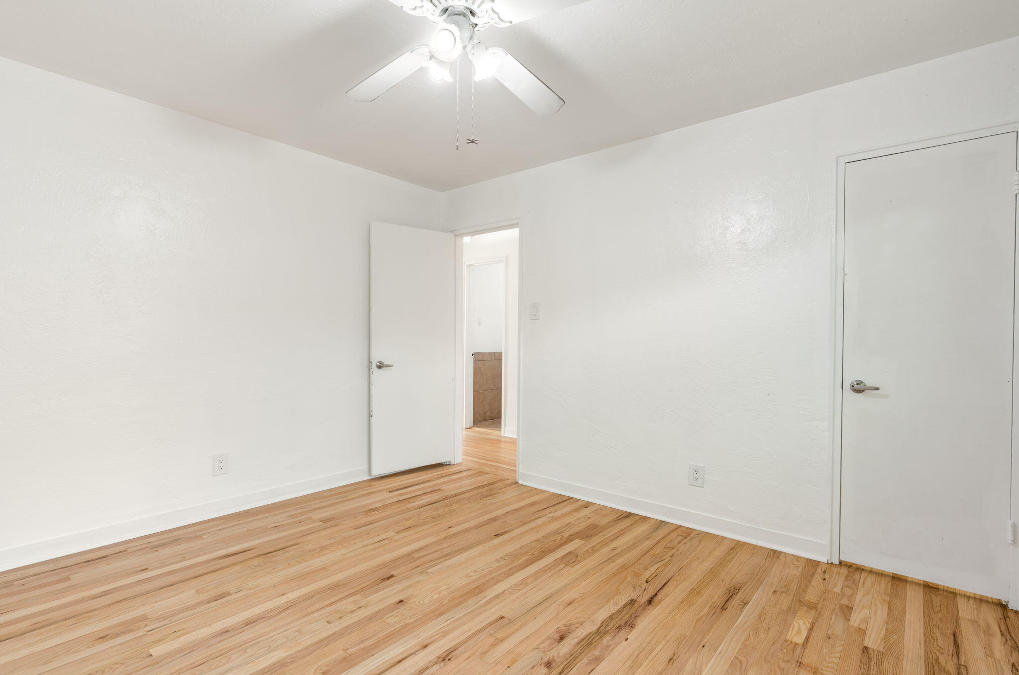 Photo 10 — 215 Madison Street NE