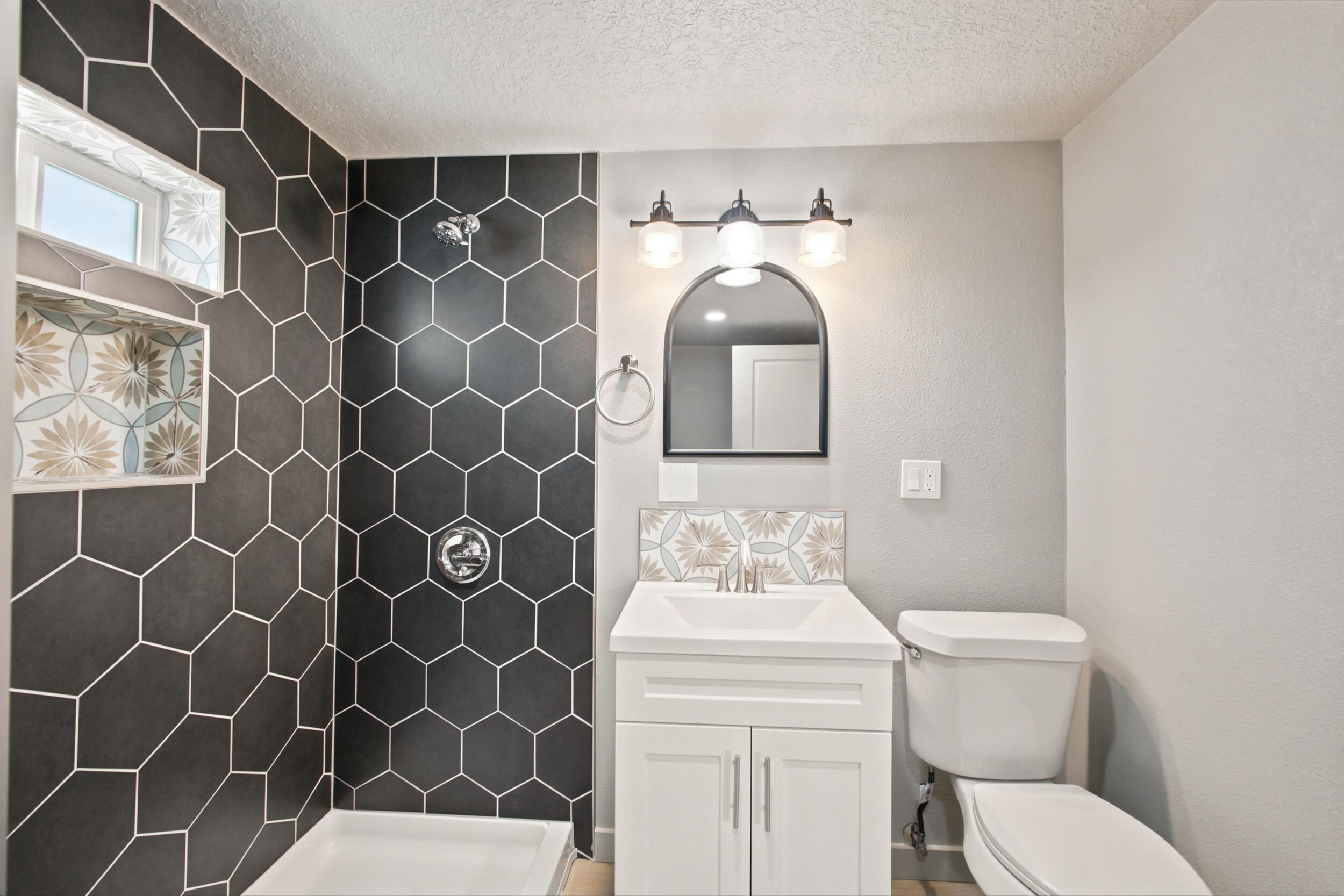 Photo 13 — 501 Veranda Road NW