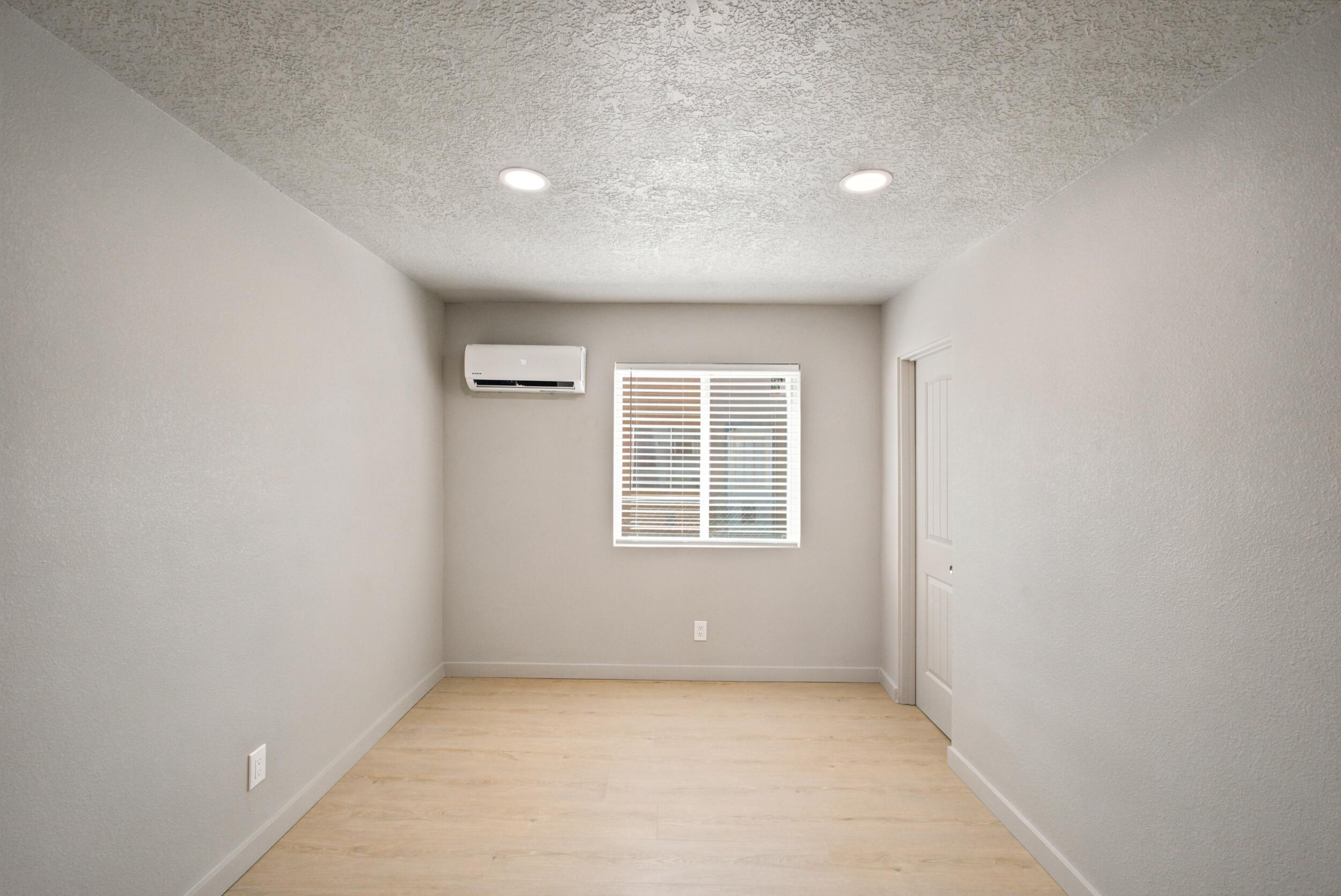 Photo 10 — 501 Veranda Road NW