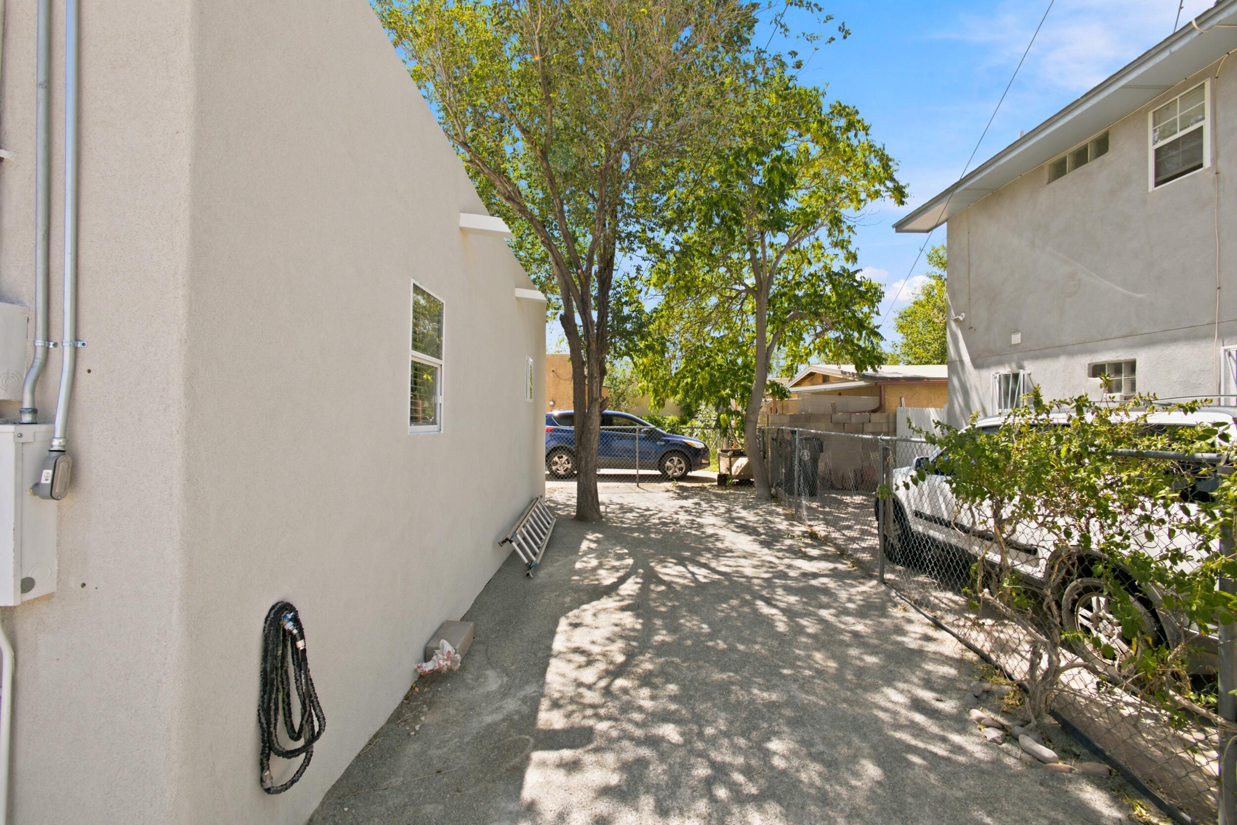Photo 5 — 501 Veranda Road NW