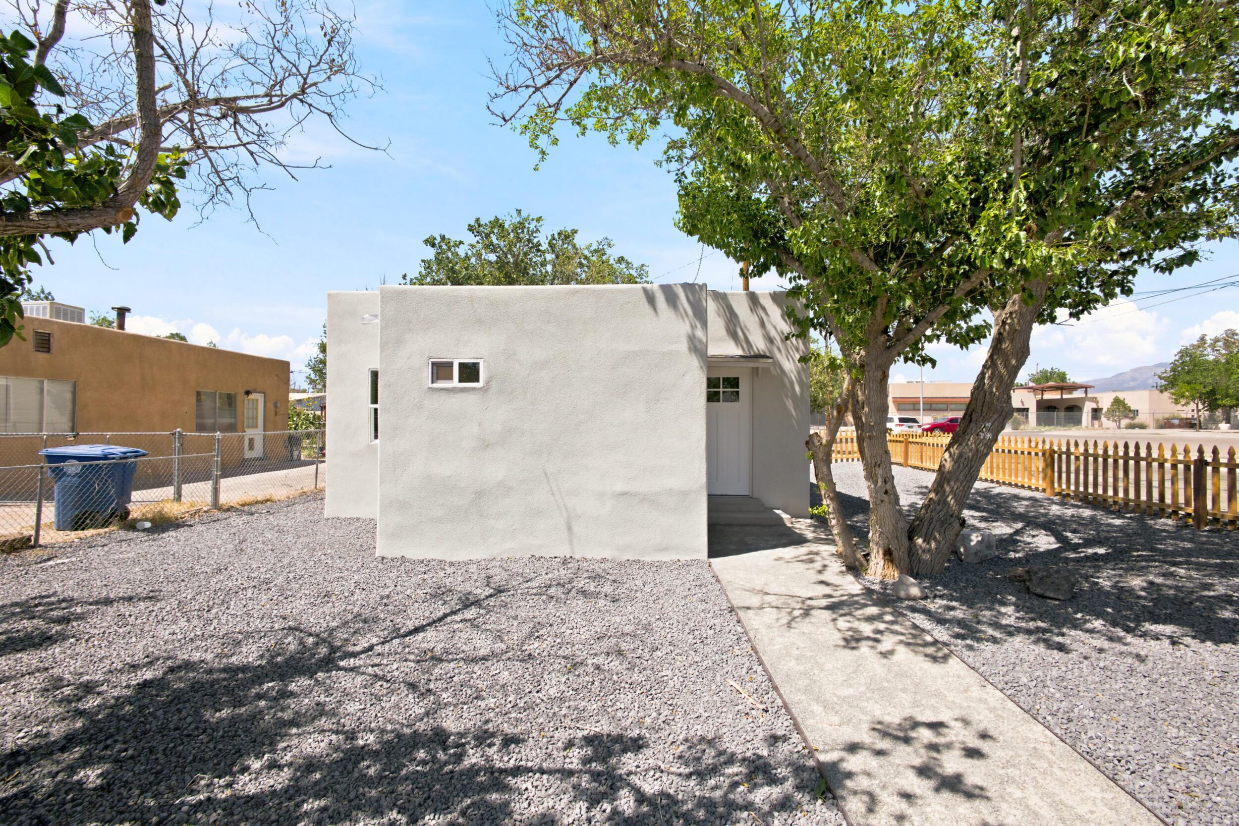Photo 4 — 501 Veranda Road NW