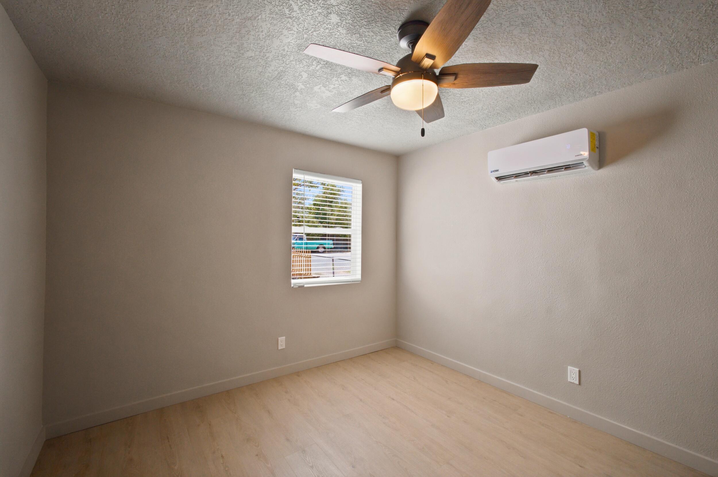 Photo 17 — 501 Veranda Road NW