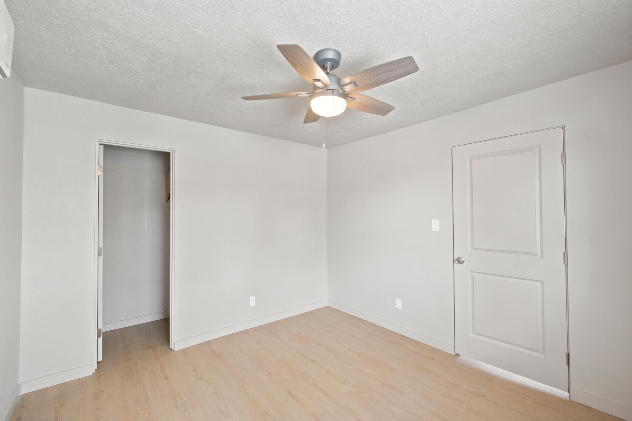 Photo 16 — 501 Veranda Road NW
