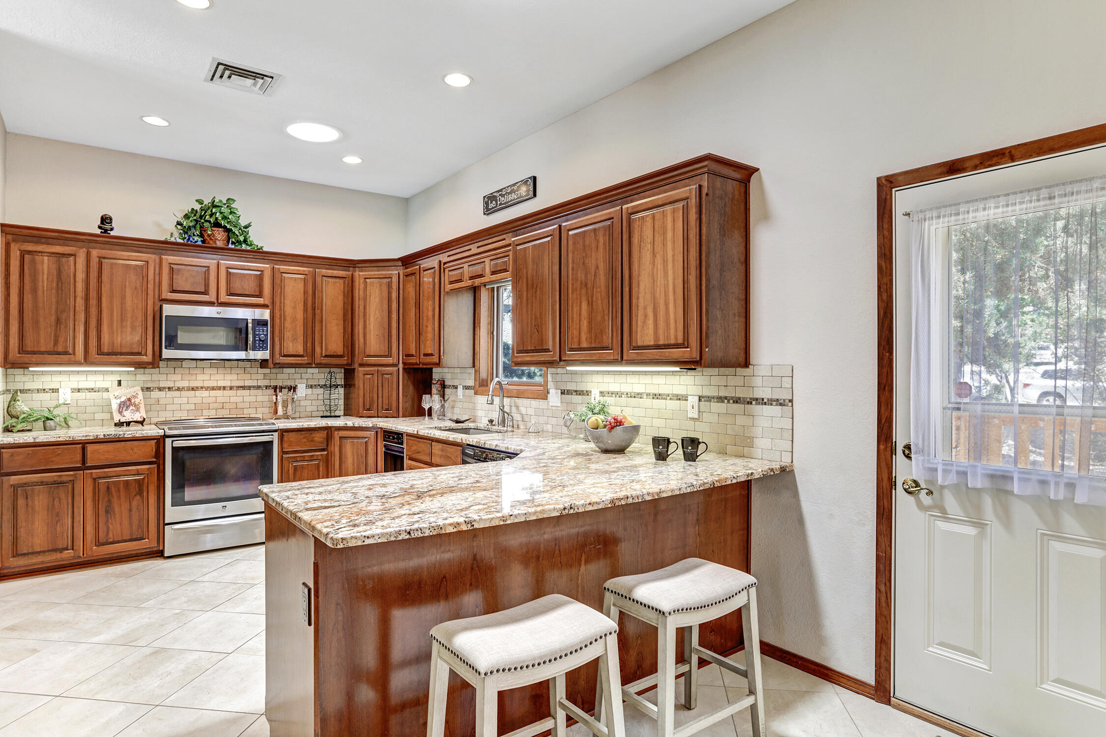 Photo 18 — 14000 Villa Sandia Place NE