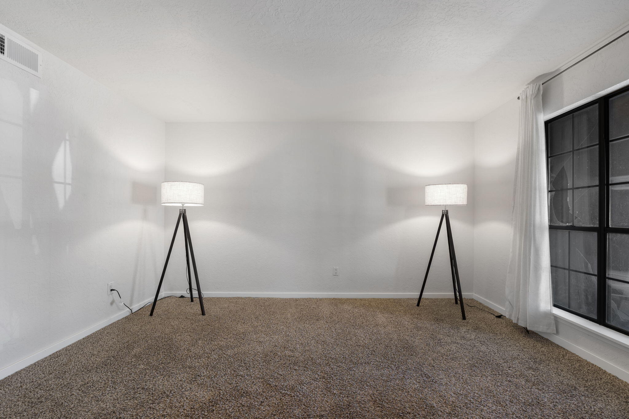 Photo 13 — 6001 Concordia Road NE