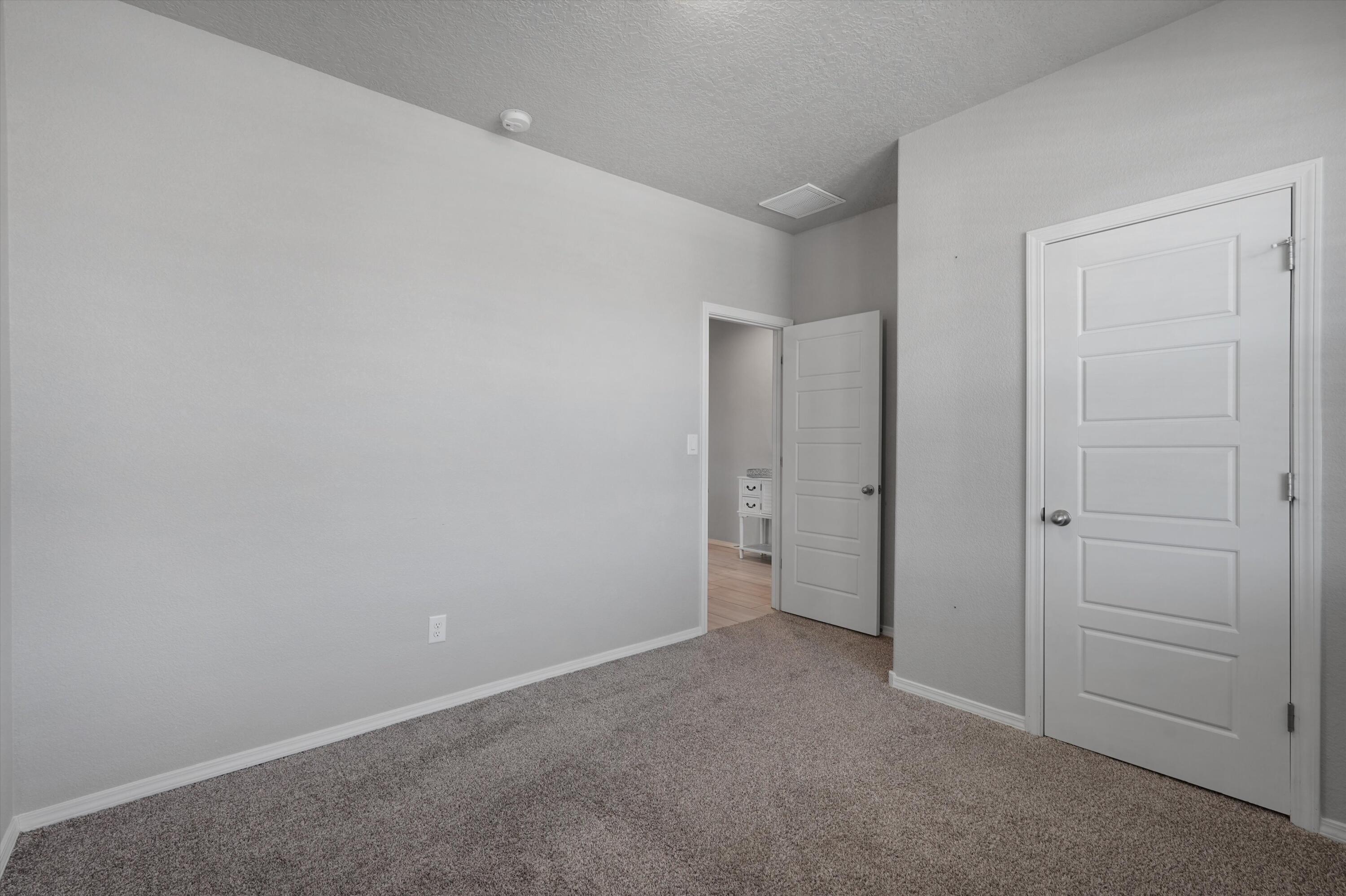 Photo 9 — 3321 Berkshire Road NE