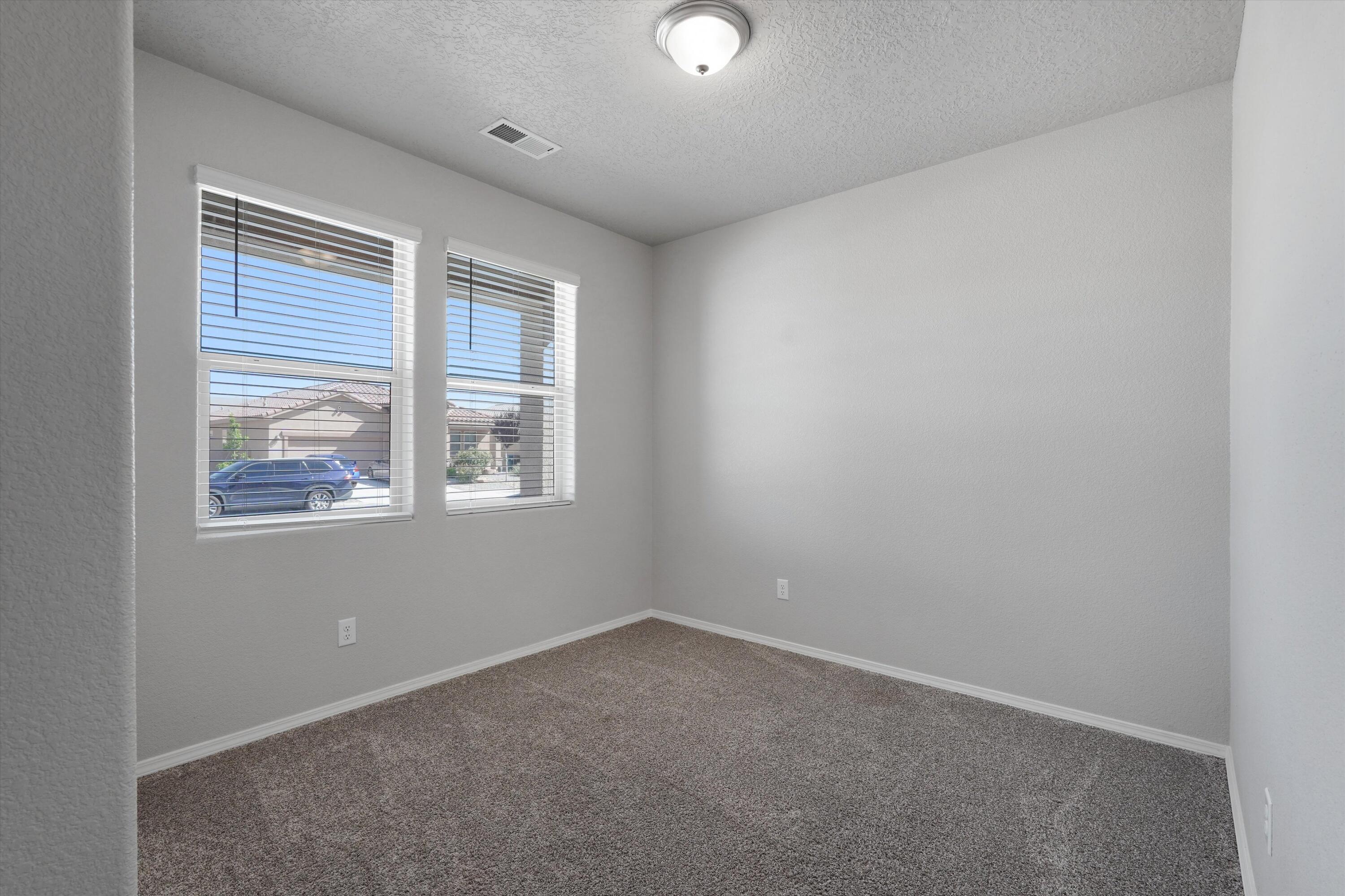 Photo 10 — 3321 Berkshire Road NE
