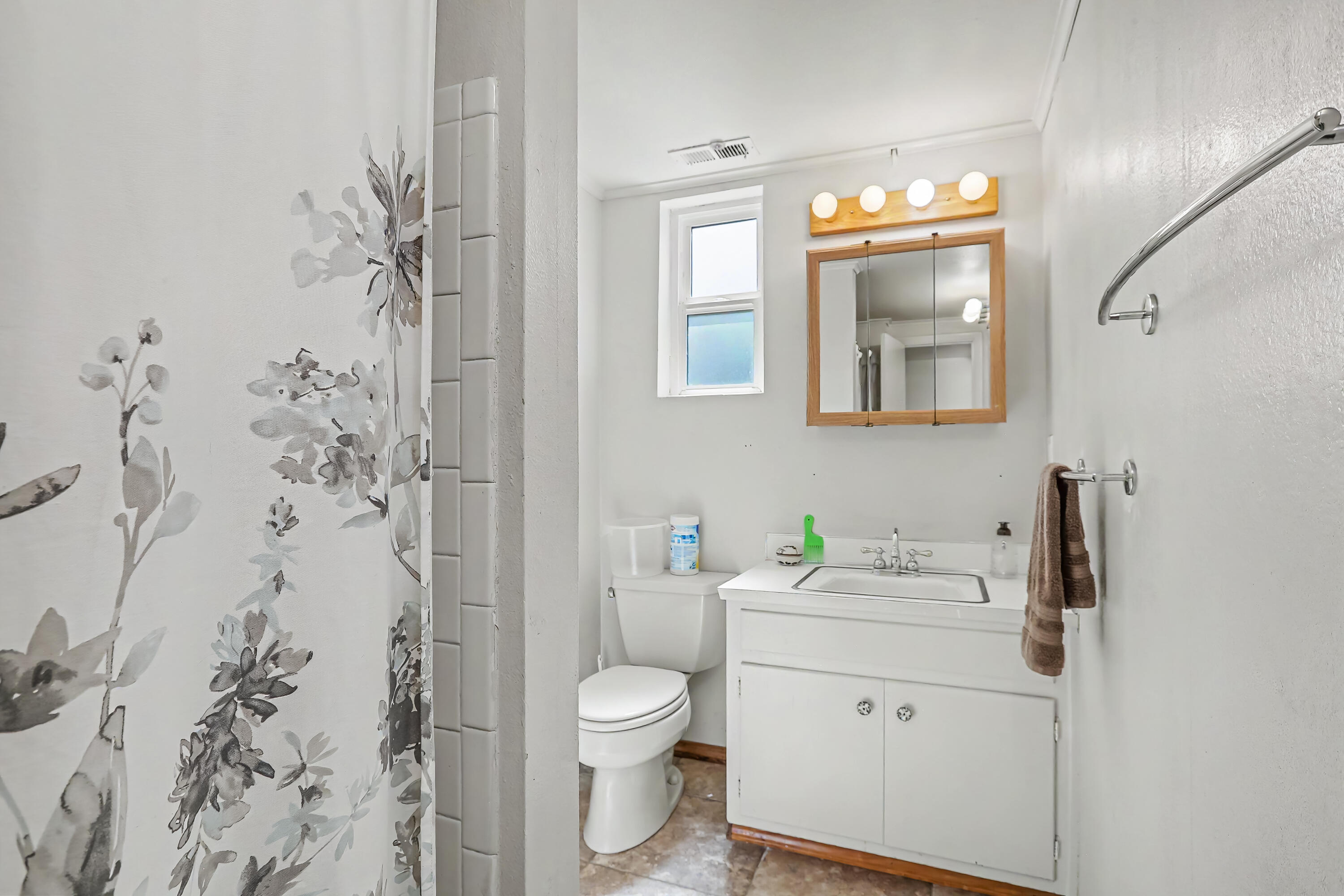 Photo 5 — 2905 San Pablo Street NE