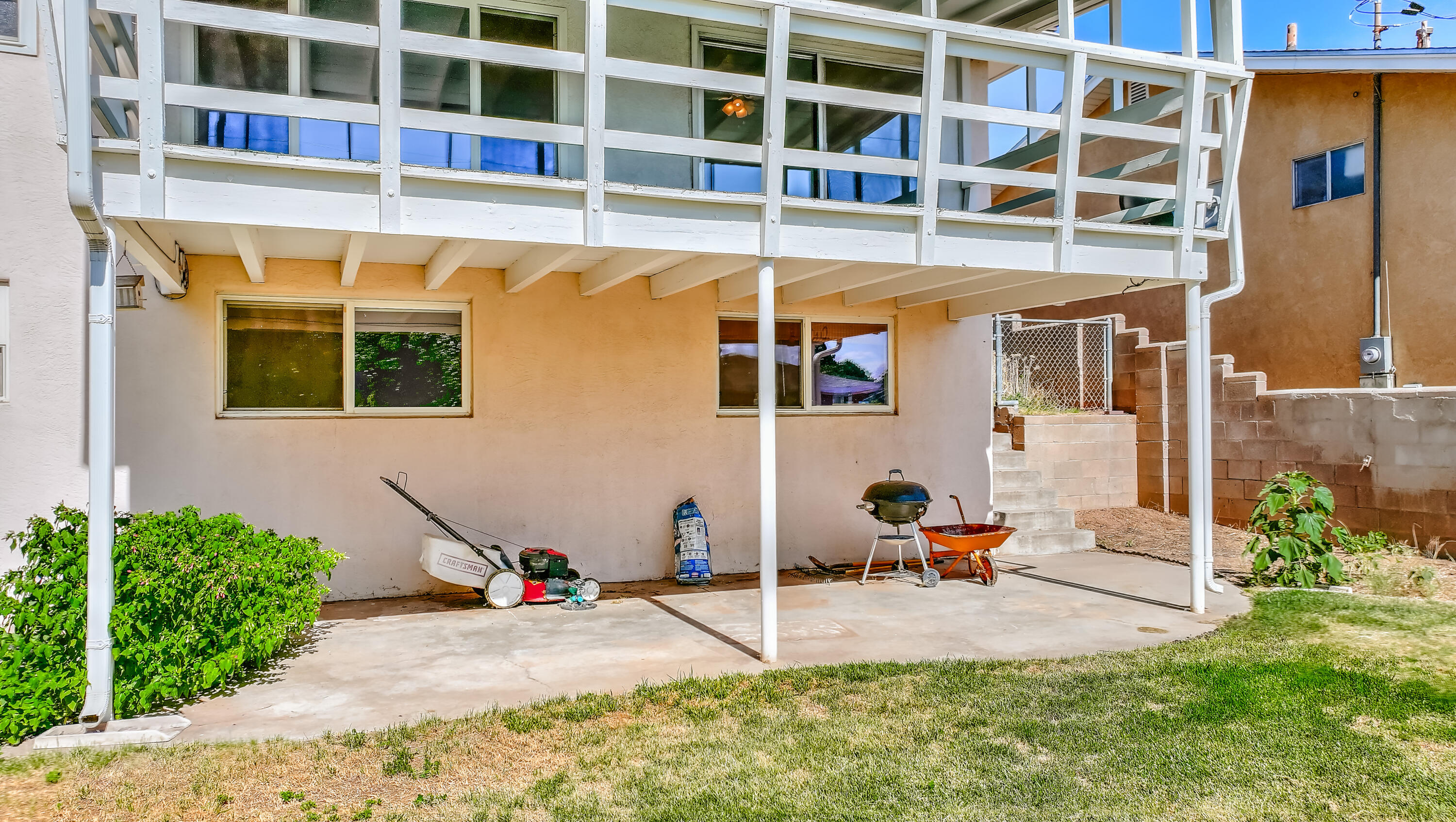 Photo 8 — 2905 San Pablo Street NE