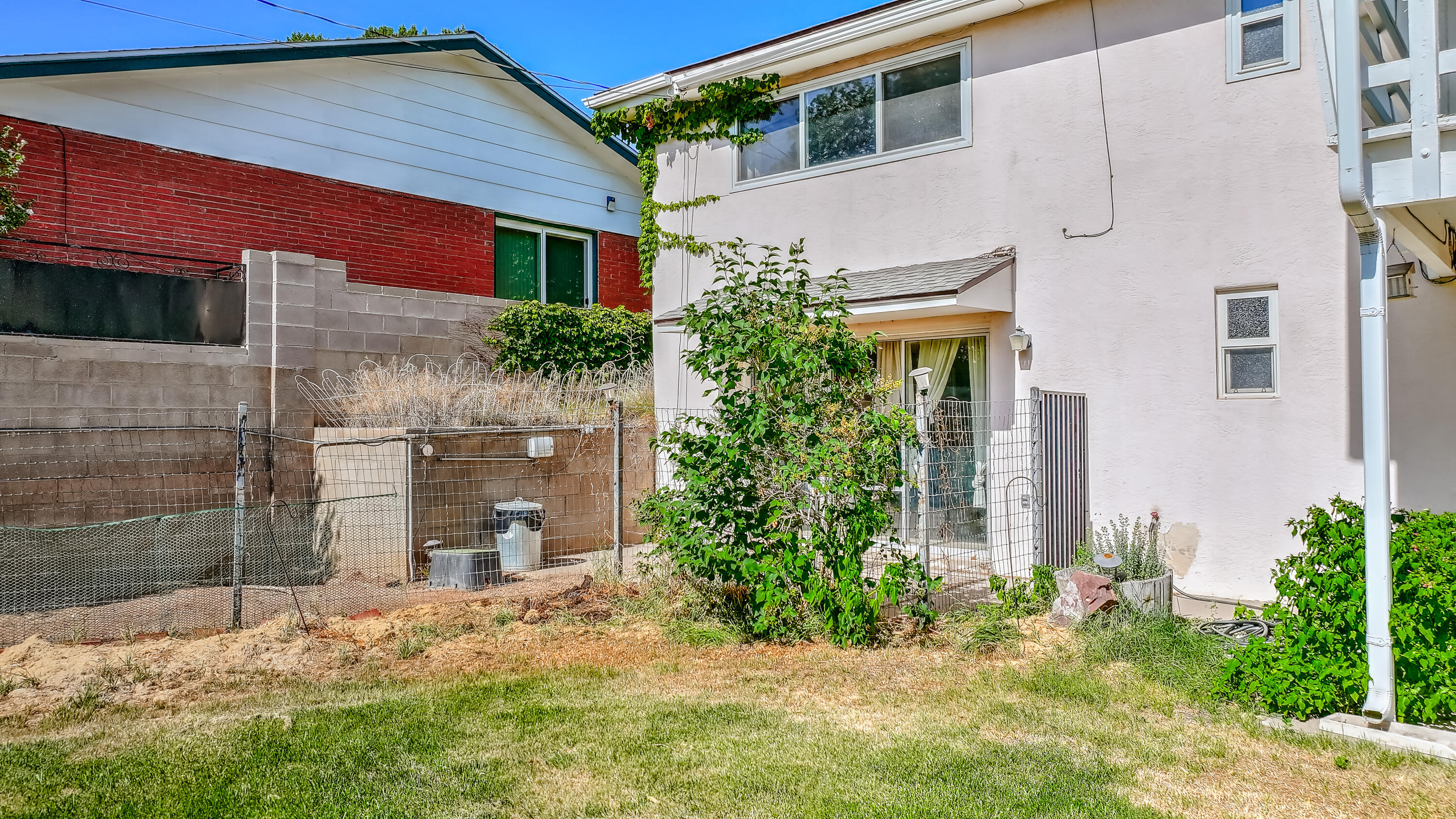 Photo 13 — 2905 San Pablo Street NE