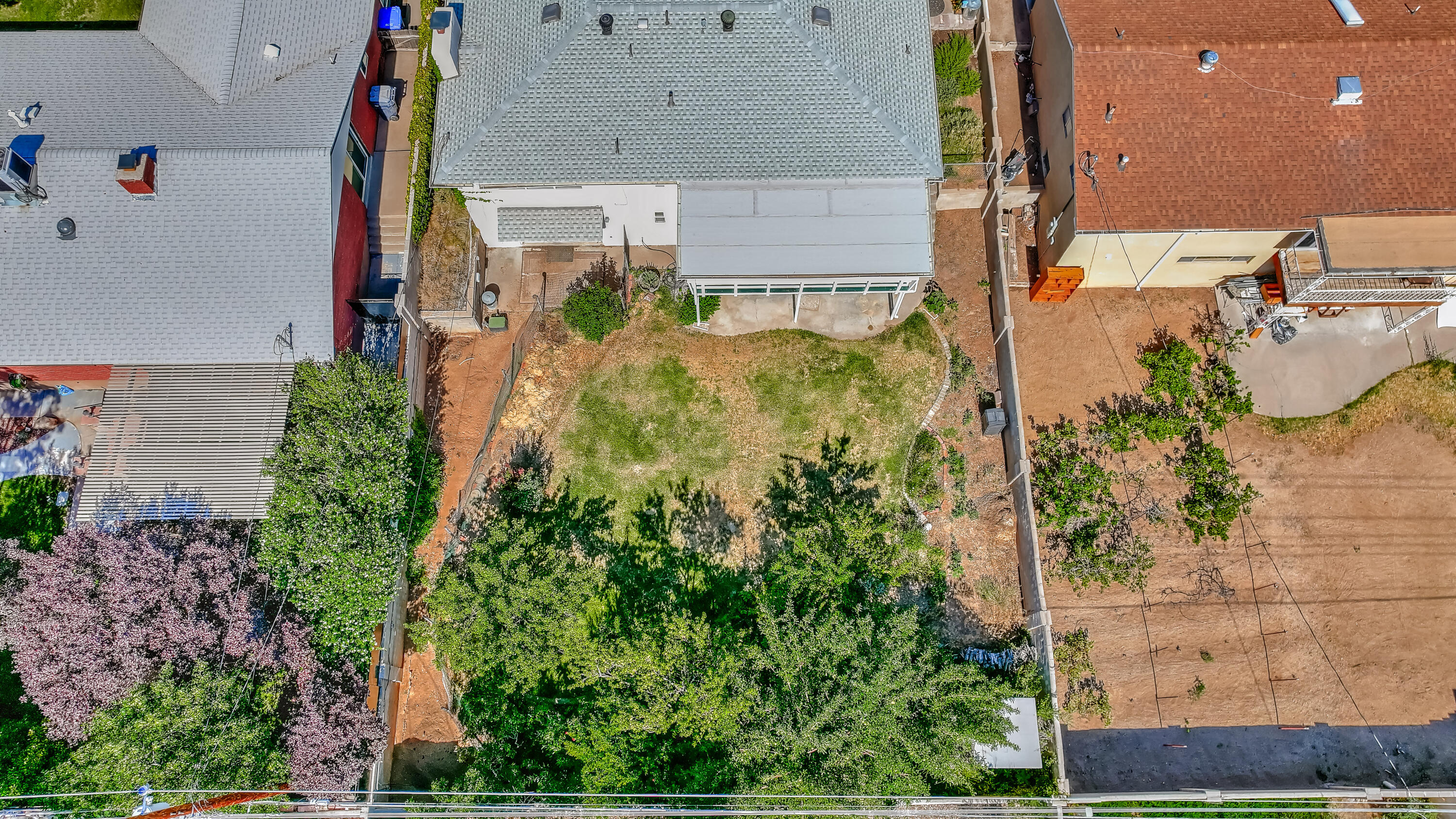 Photo 17 — 2905 San Pablo Street NE
