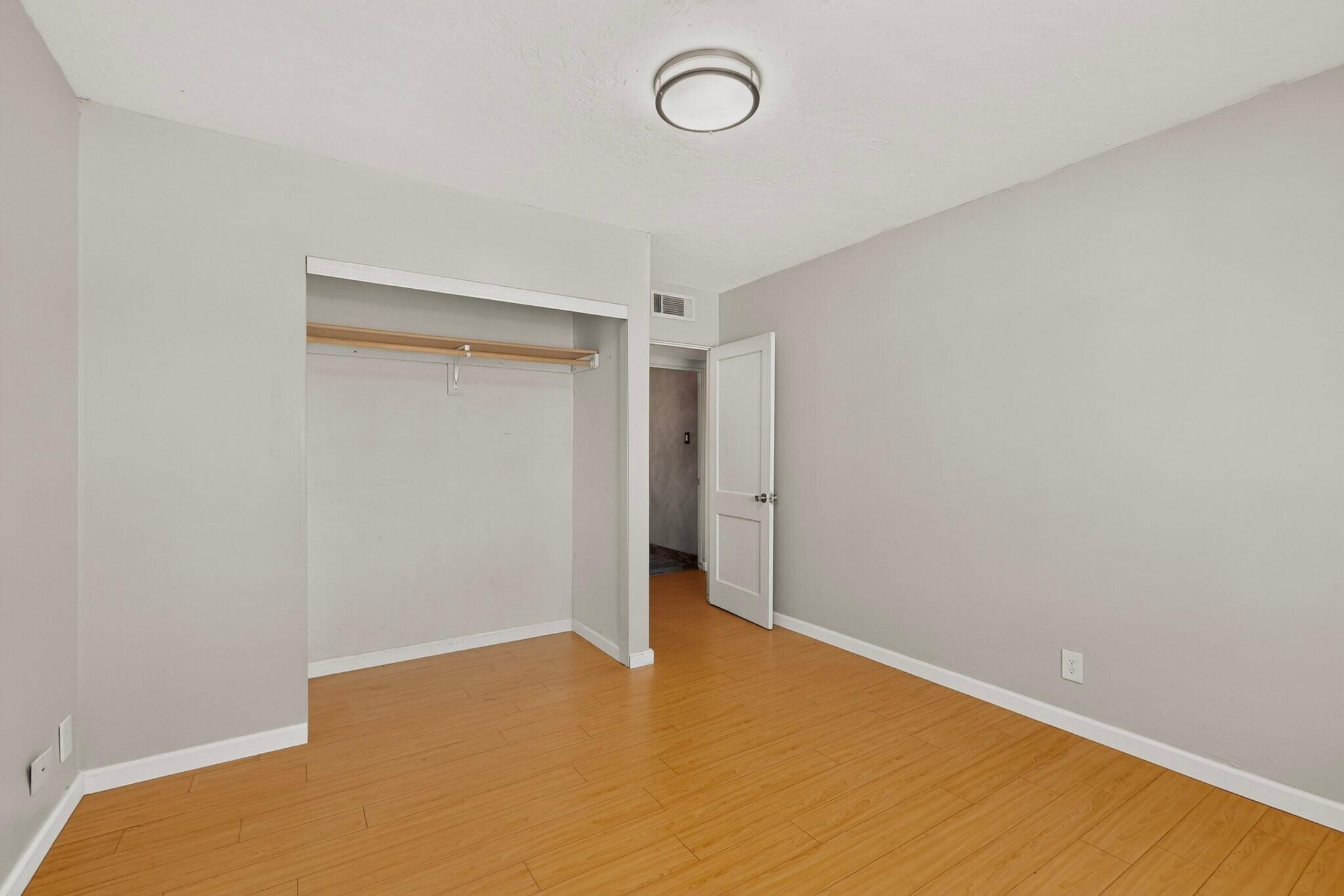 Photo 8 — 2506 General Bradley Street NE