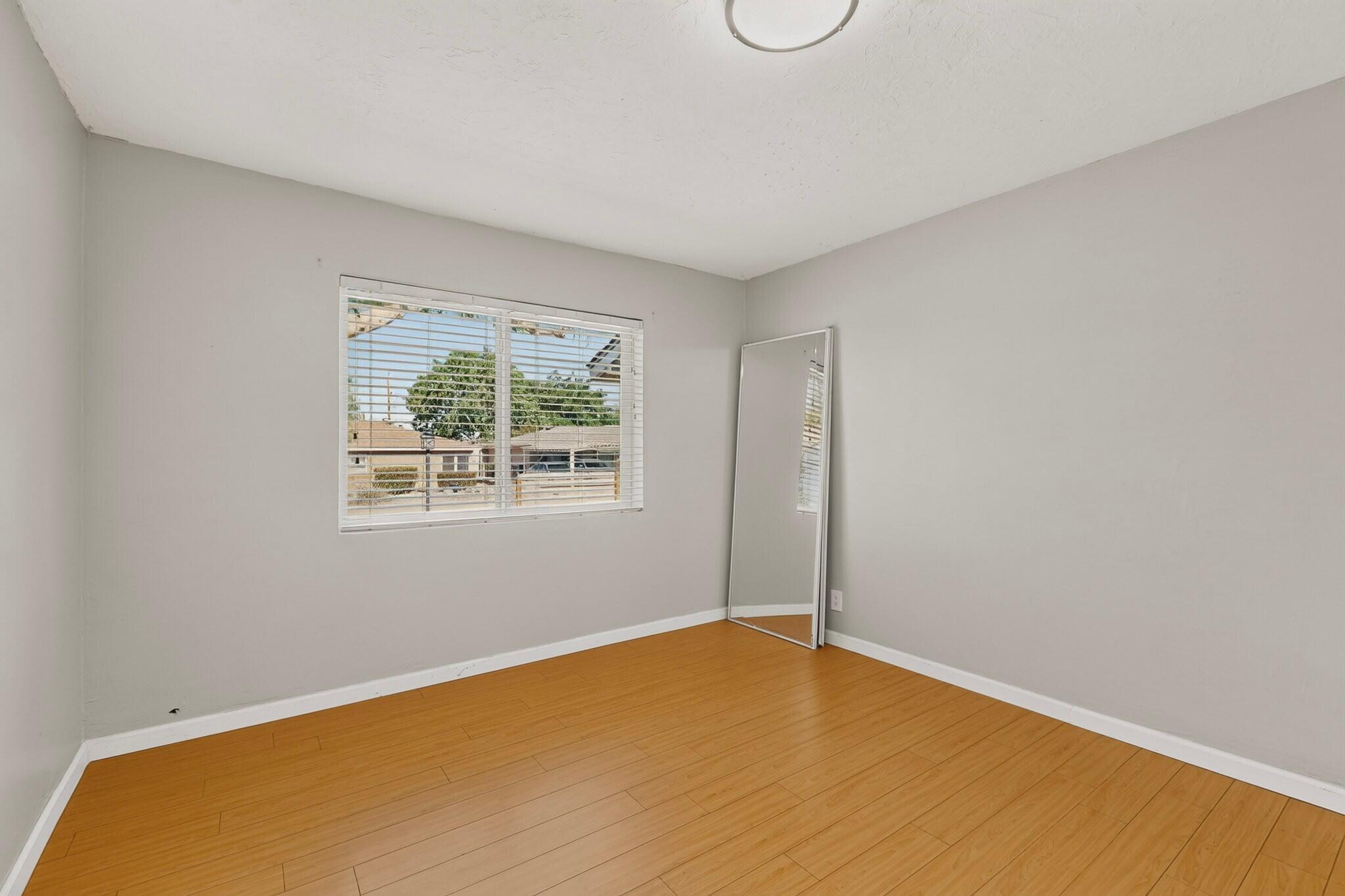 Photo 10 — 2506 General Bradley Street NE