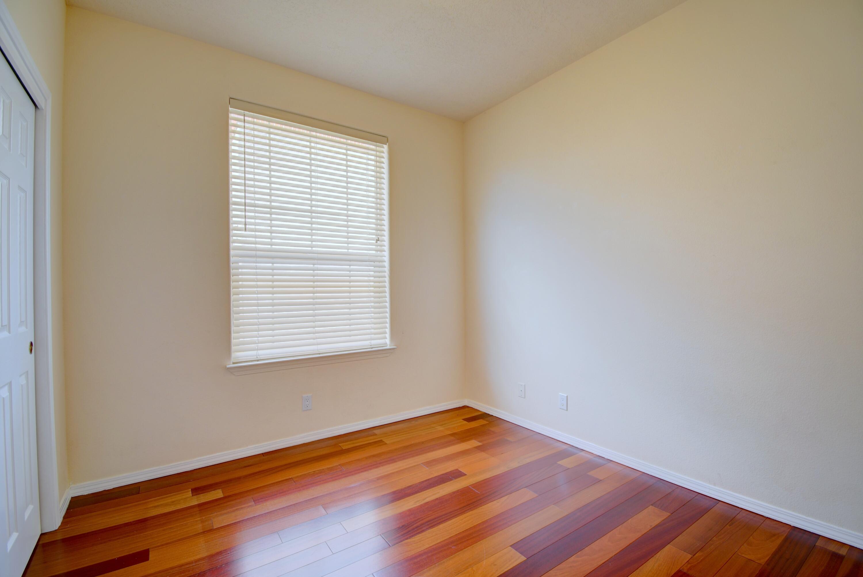 Photo 13 — 5607 Bosque Vista Drive NE