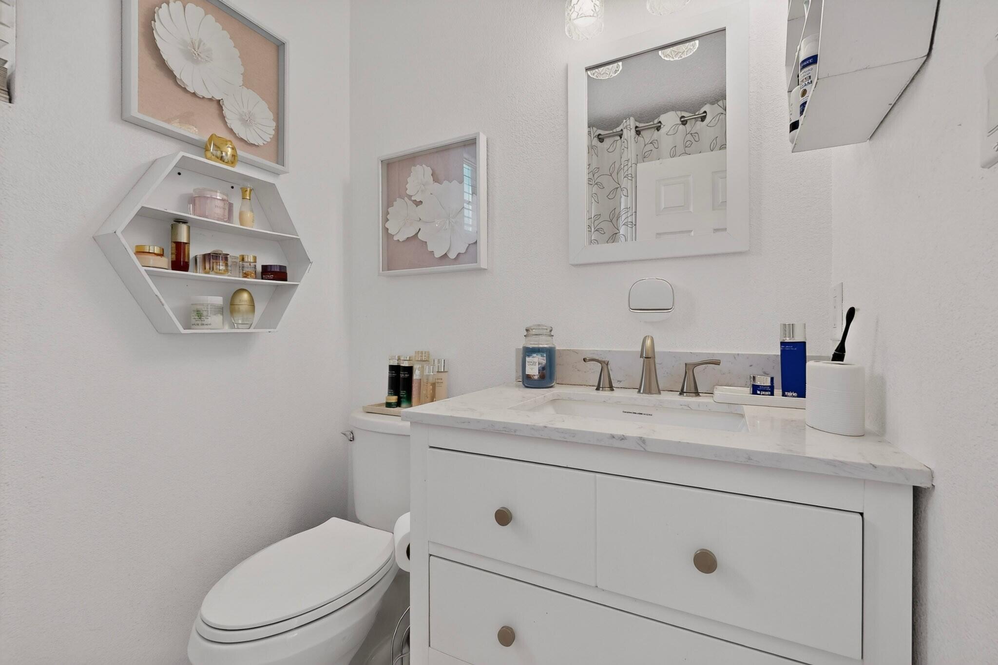 Photo 3 — 1027 Cassandra Street SW