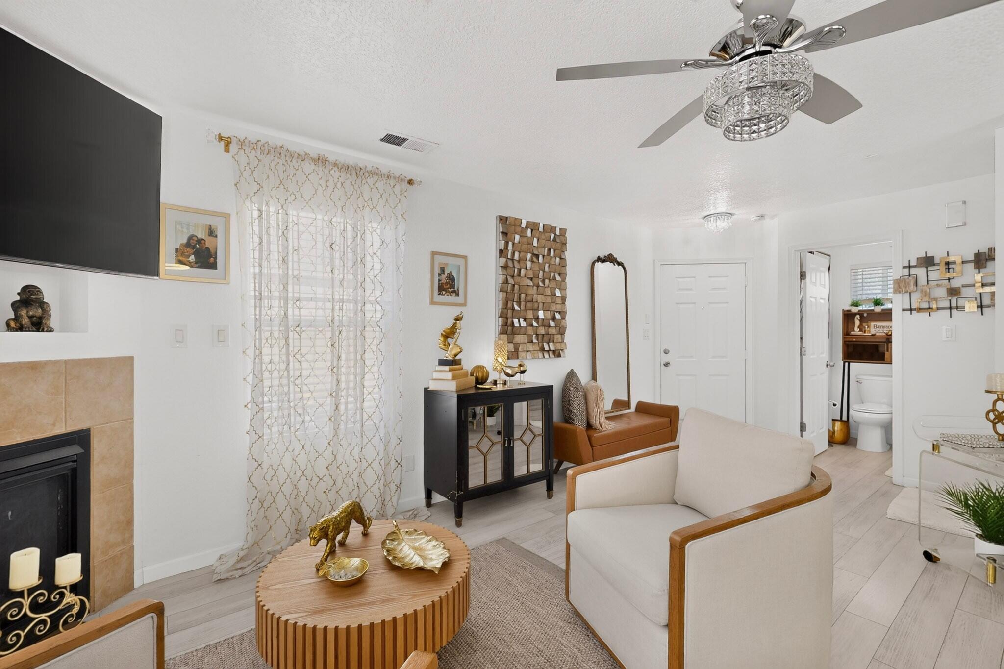 Photo 4 — 1027 Cassandra Street SW