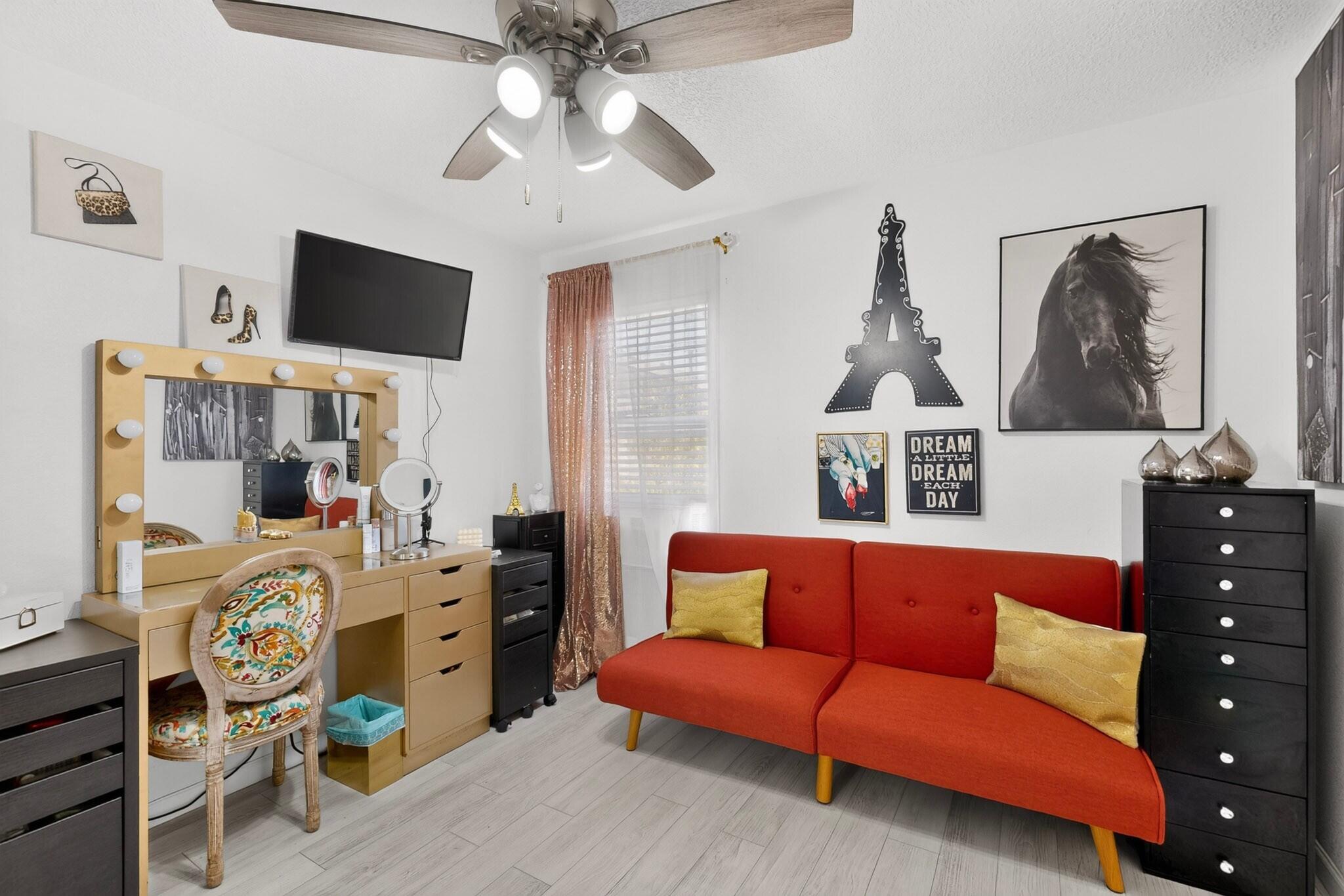 Photo 7 — 1027 Cassandra Street SW