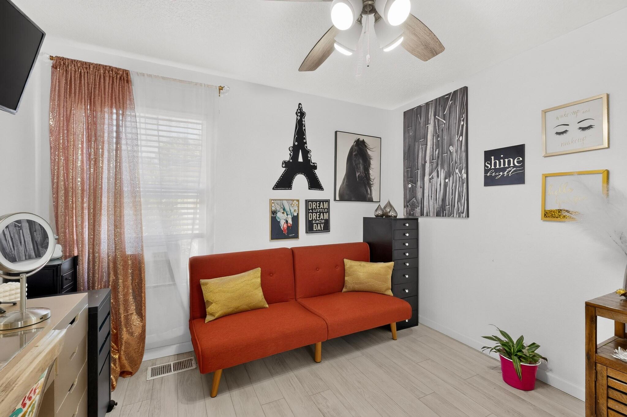 Photo 8 — 1027 Cassandra Street SW
