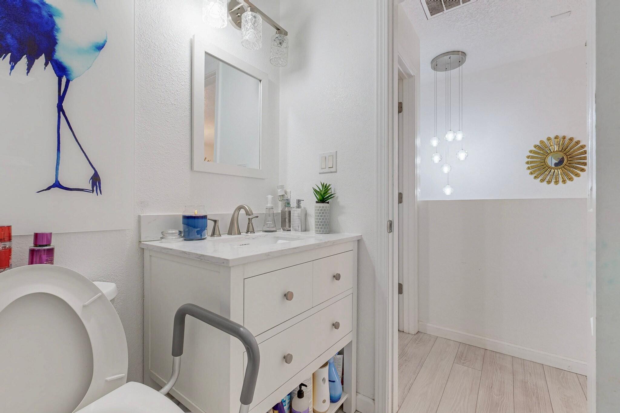 Photo 11 — 1027 Cassandra Street SW
