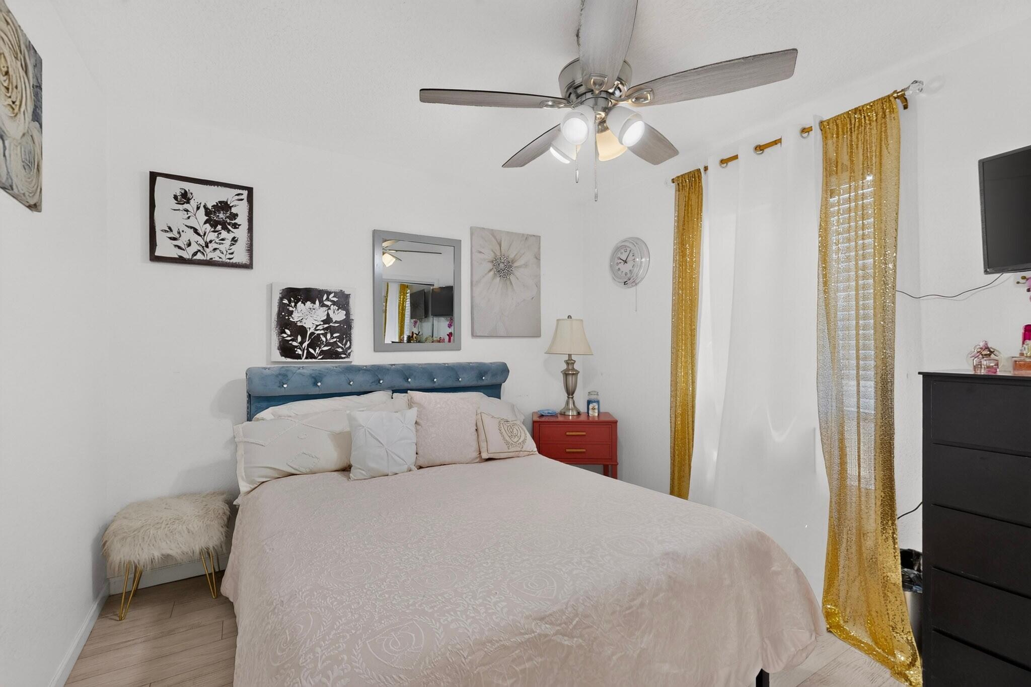 Photo 12 — 1027 Cassandra Street SW