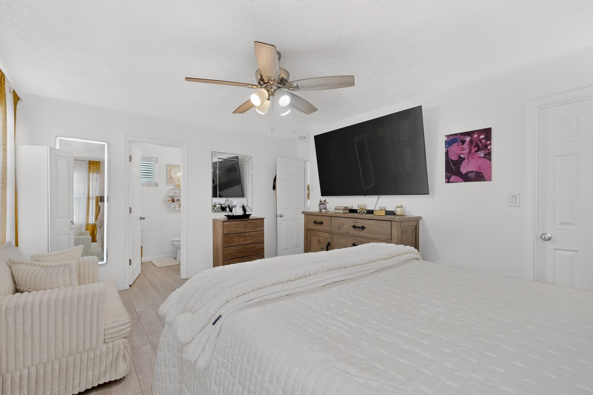 Photo 19 — 1027 Cassandra Street SW