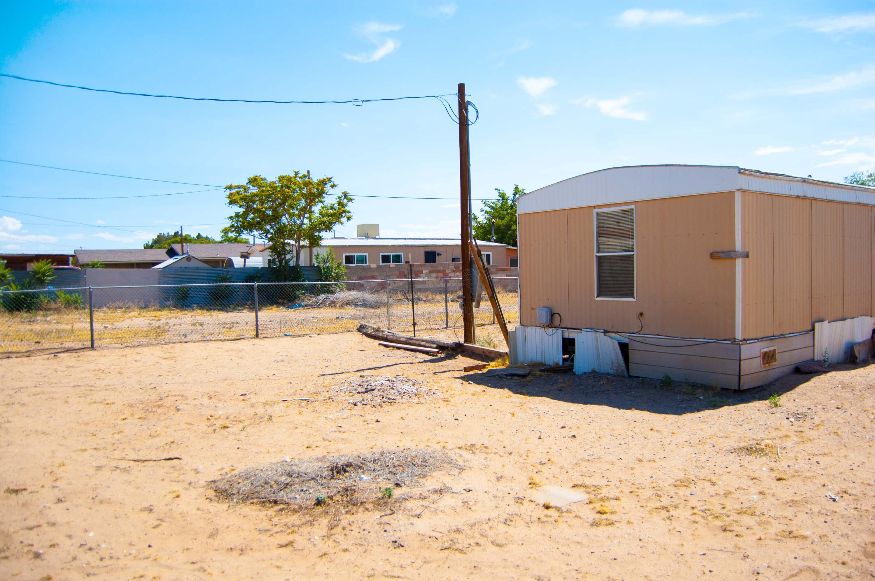 Photo 3 — 4004 Wallace Street SE
