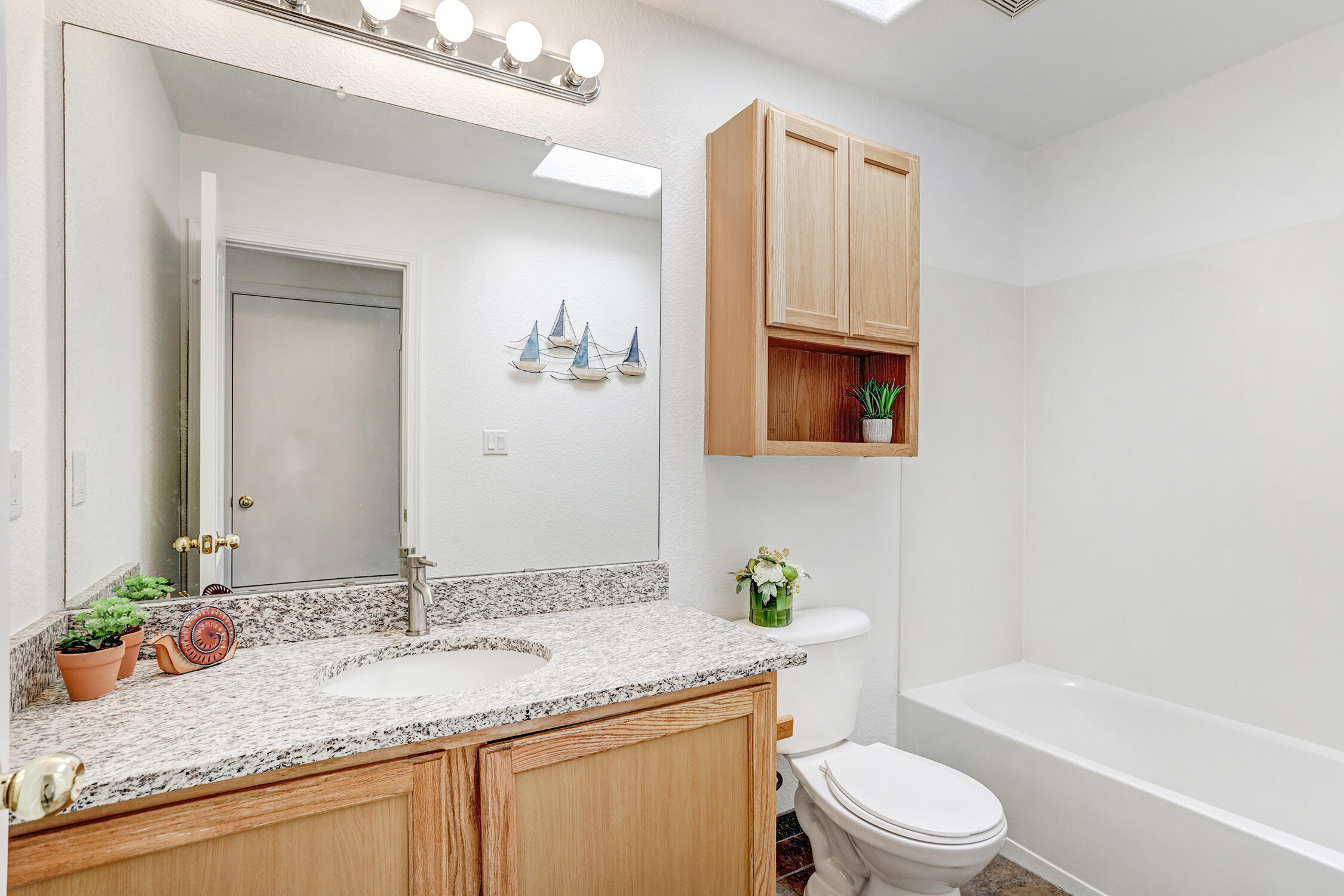 Photo 20 — 7312 Desert Eagle Road NE