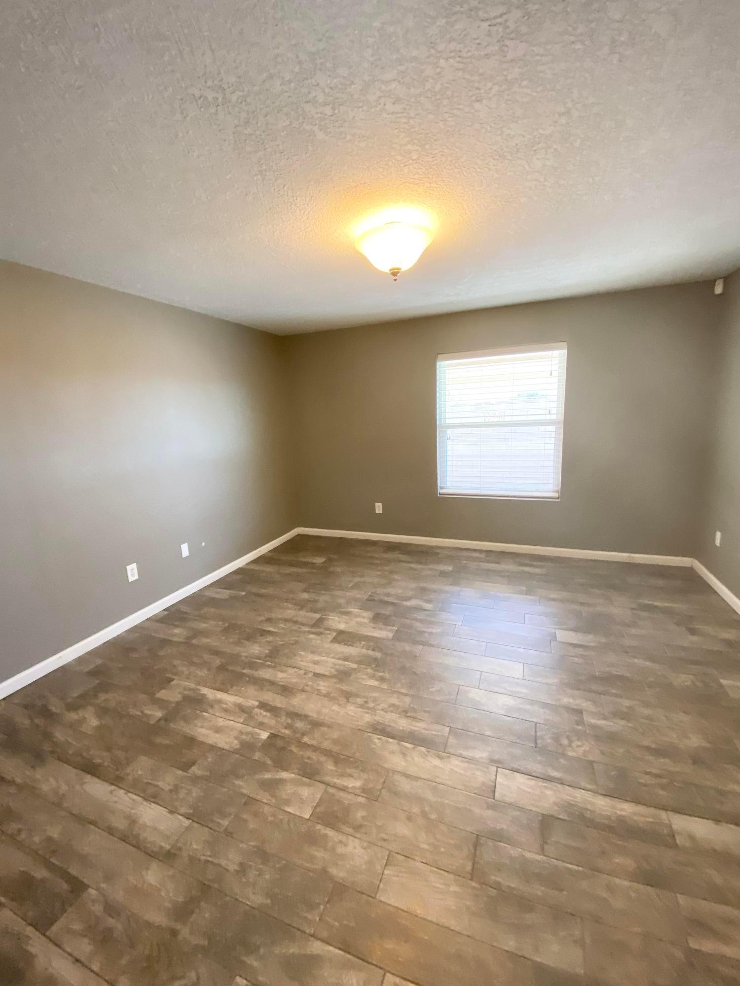 Photo 8 — 9016 Anacapa Avenue NW