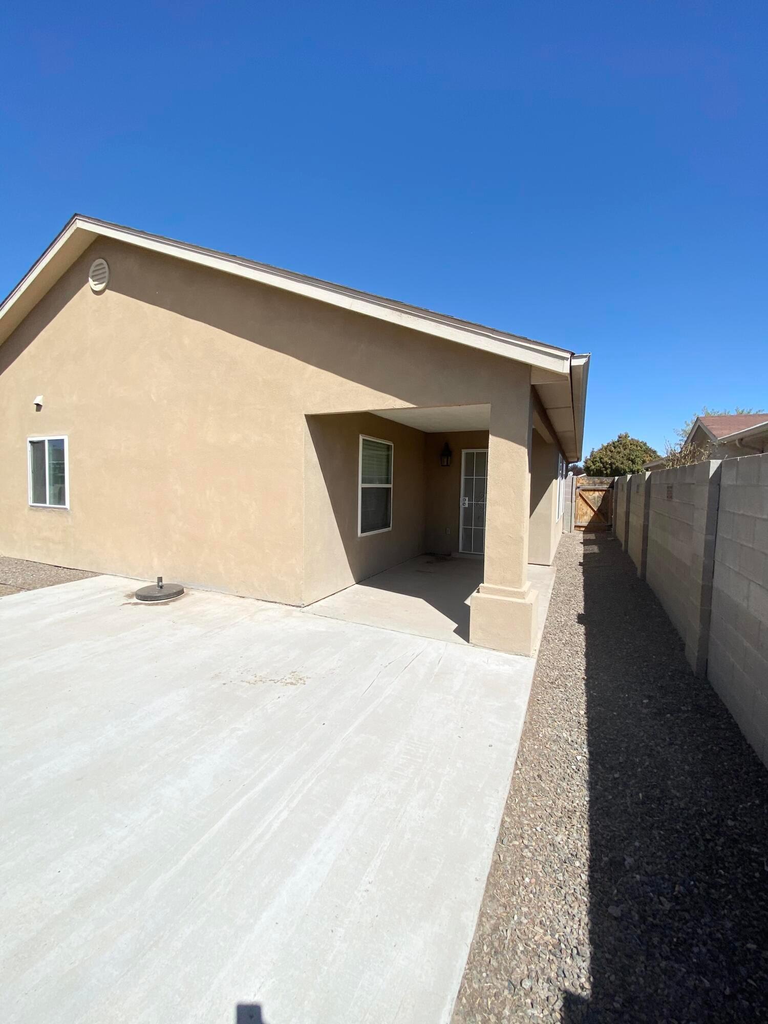 Photo 3 — 9016 Anacapa Avenue NW