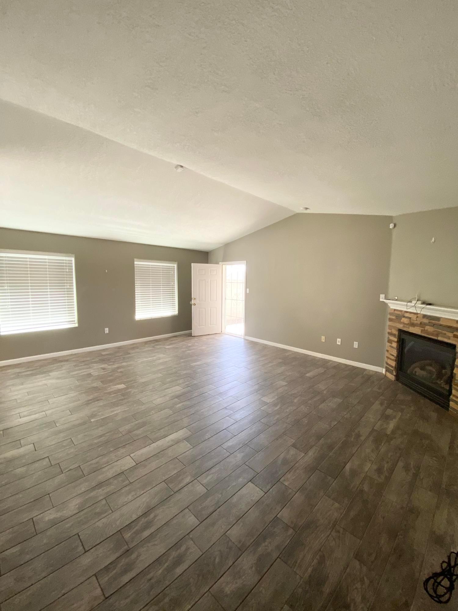 Photo 20 — 9016 Anacapa Avenue NW