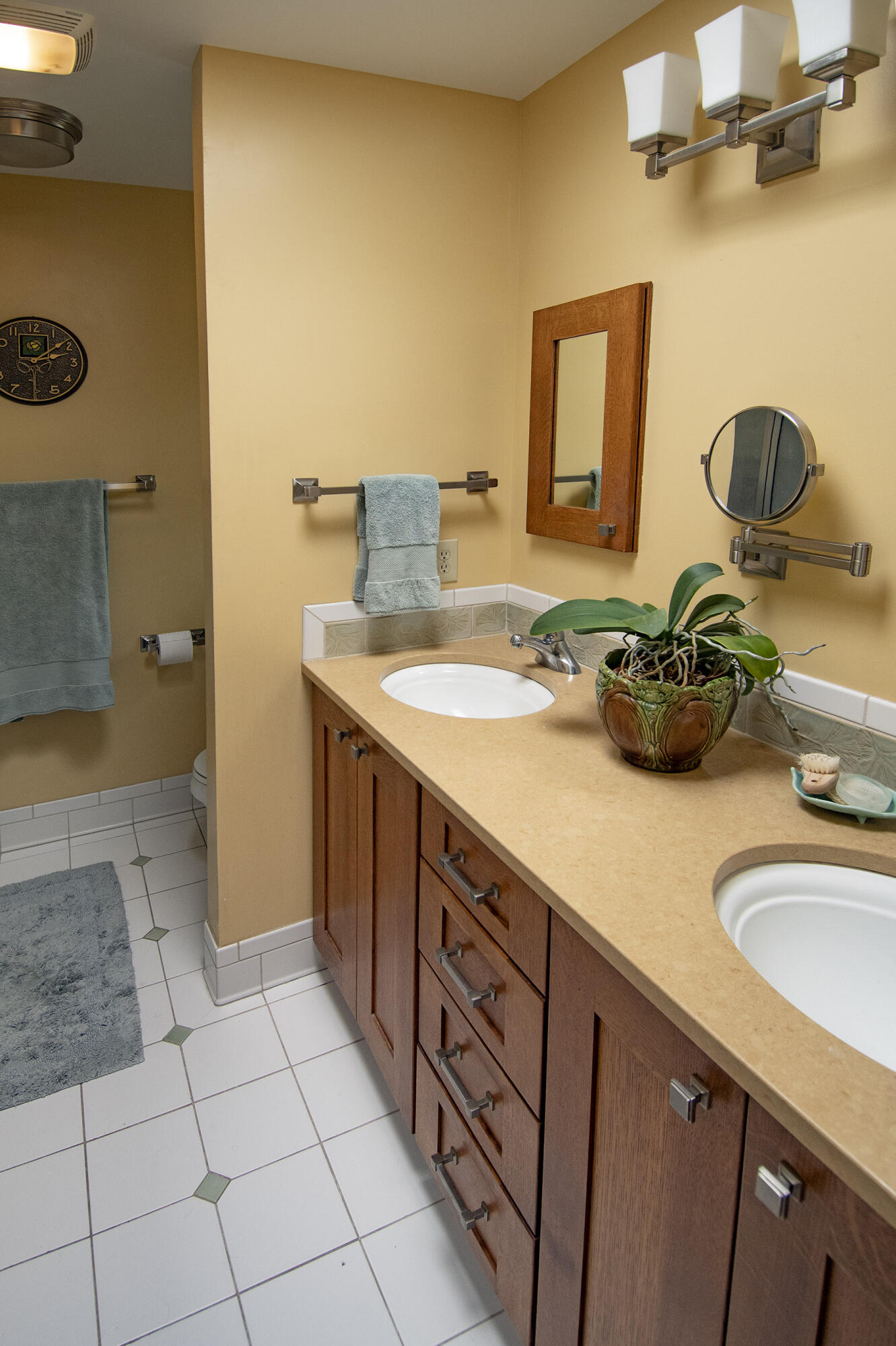 Photo 9 — 13207 Pinehurst Avenue NE
