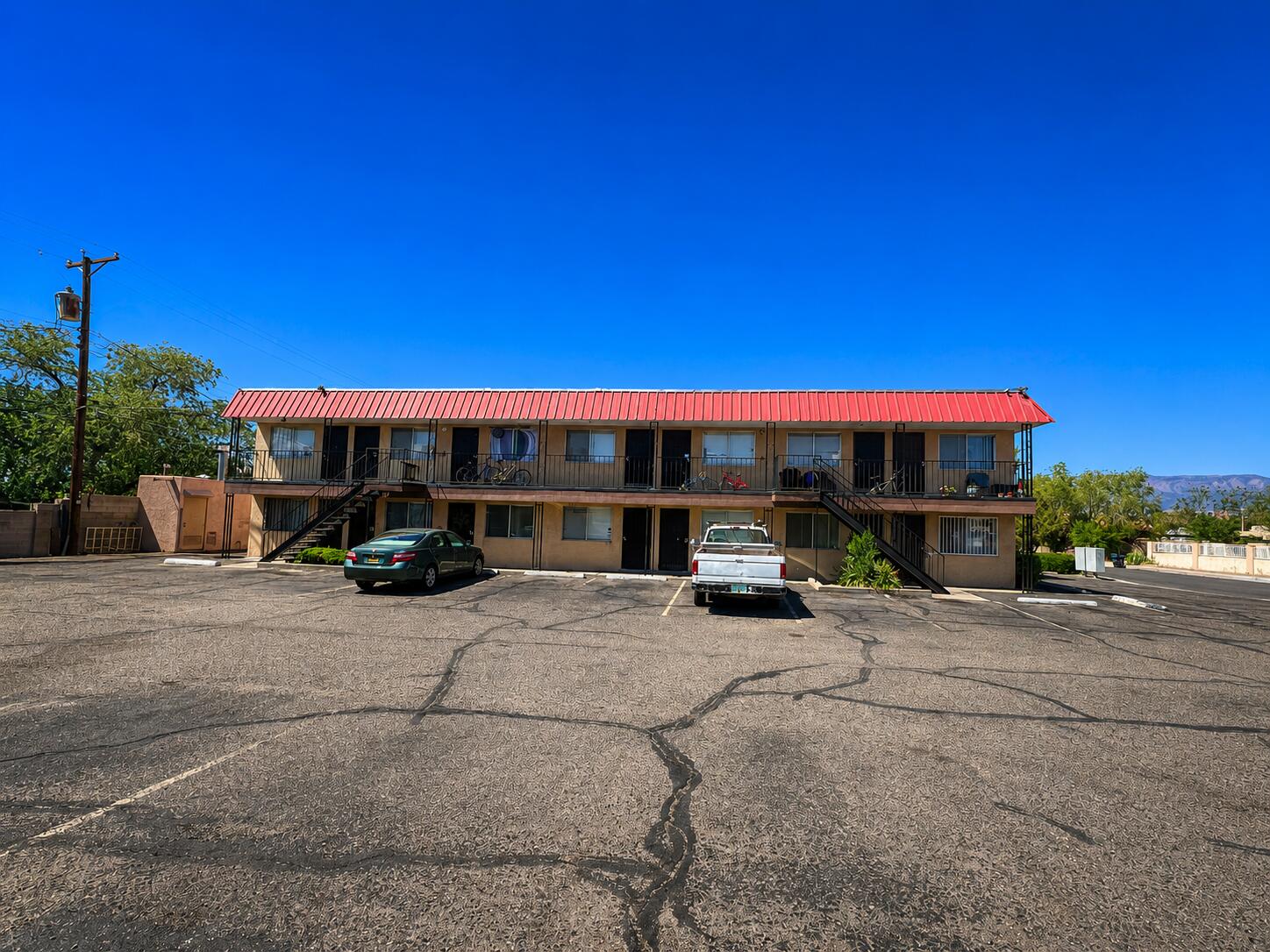 Photo 3 — 613 Mesilla Street SE