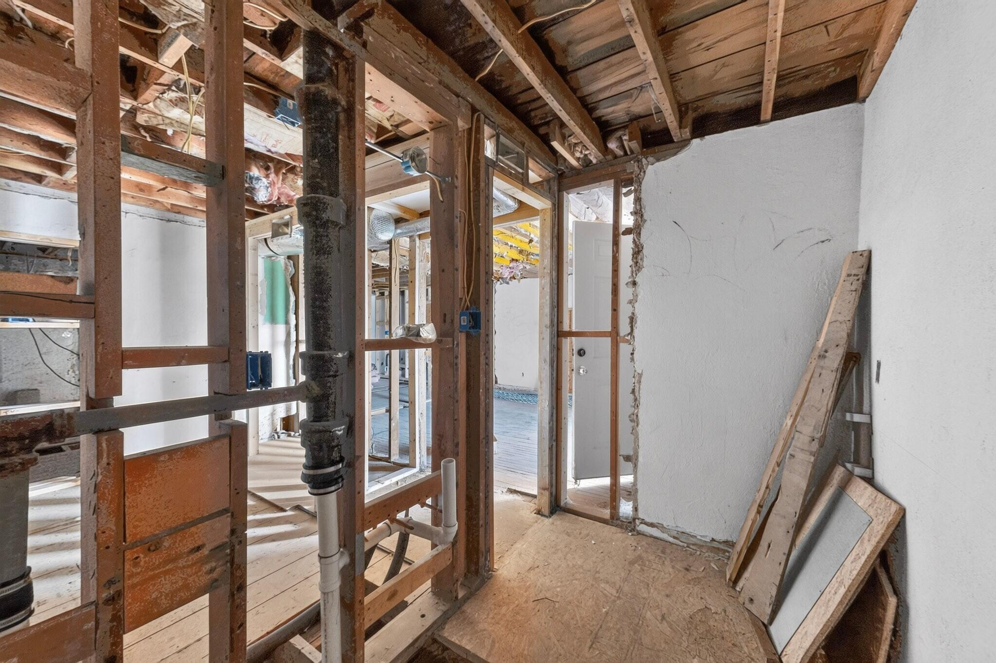 Photo 14 — 1430 Franciscan Street NE