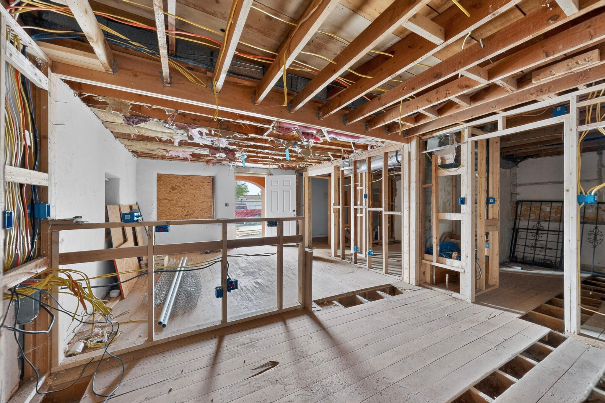 Photo 18 — 1430 Franciscan Street NE
