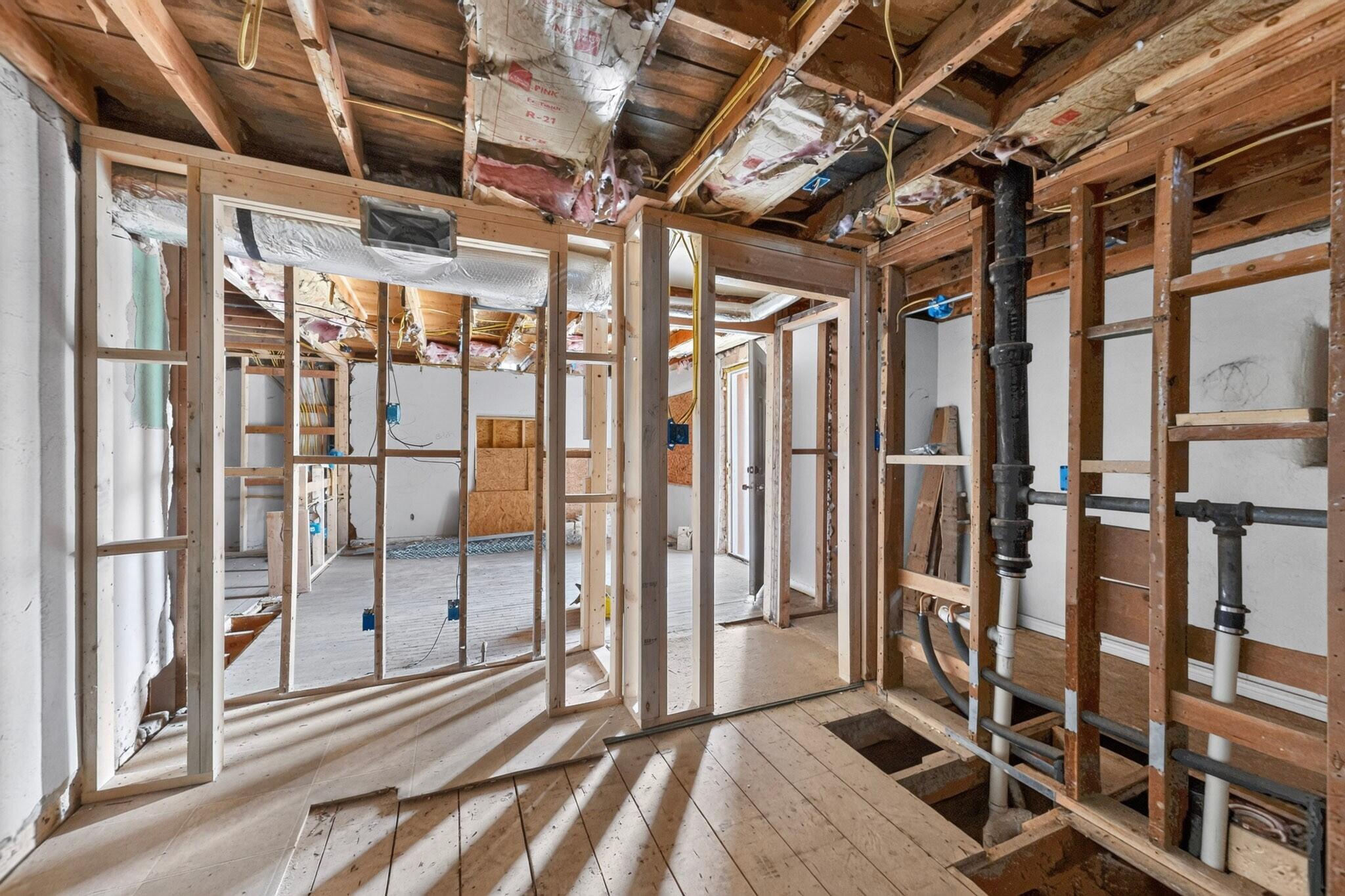 Photo 12 — 1430 Franciscan Street NE