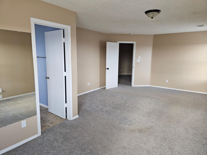 Photo 8 — 6458 Grants Drive NE