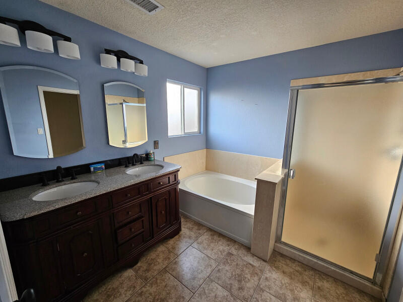 Photo 13 — 6458 Grants Drive NE