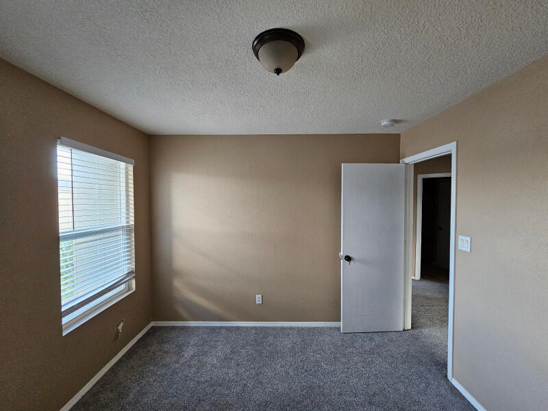 Photo 18 — 6458 Grants Drive NE