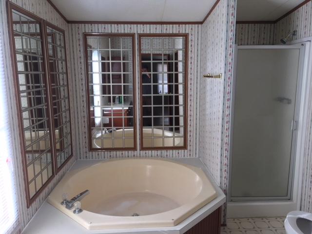 Photo 14 — 460-466 Richardson Drive