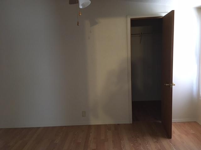 Photo 13 — 460-466 Richardson Drive