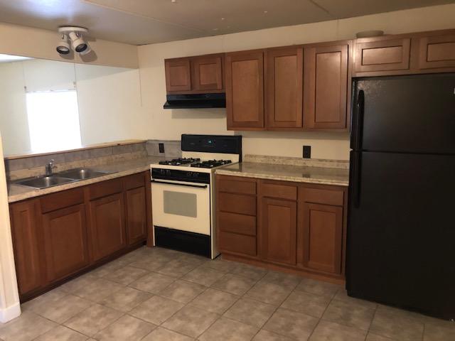 Photo 11 — 460-466 Richardson Drive