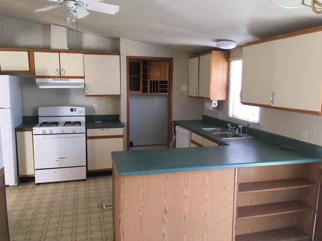 Photo 19 — 460-466 Richardson Drive