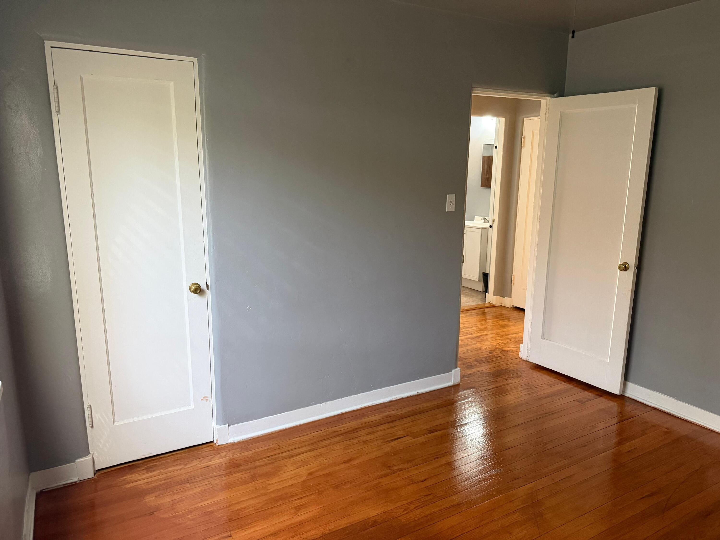 Photo 8 — 516 Ash Street SE B