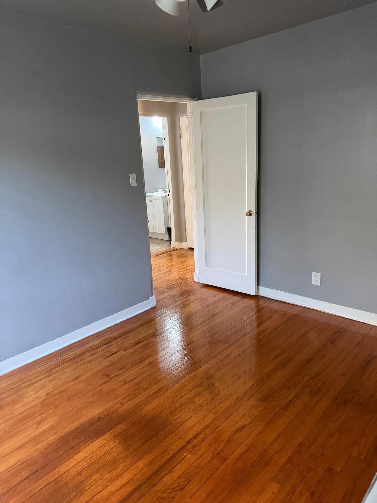 Photo 15 — 516 Ash Street SE B