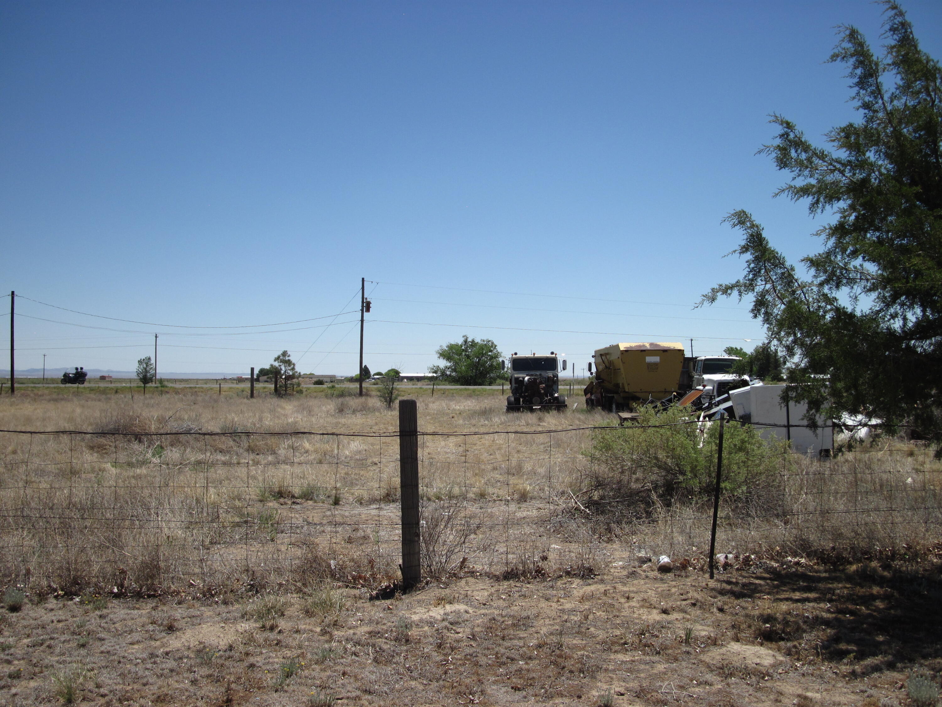Photo 2 — 801 US 41