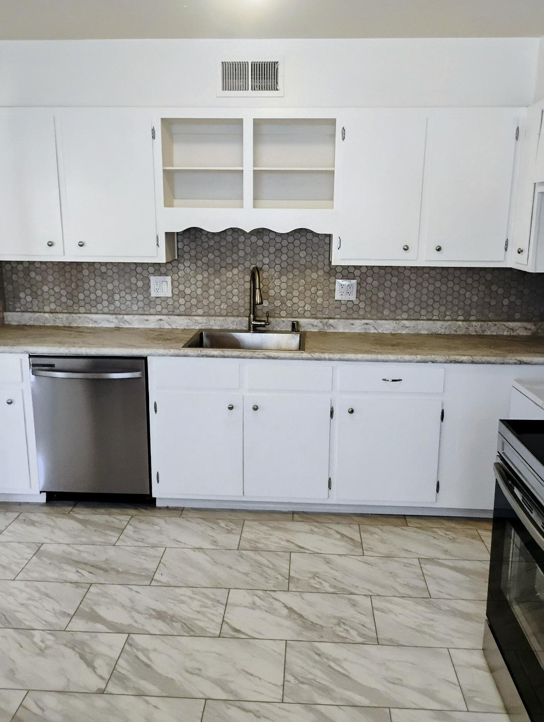 Photo 13 — 10416 Stovall Court NE